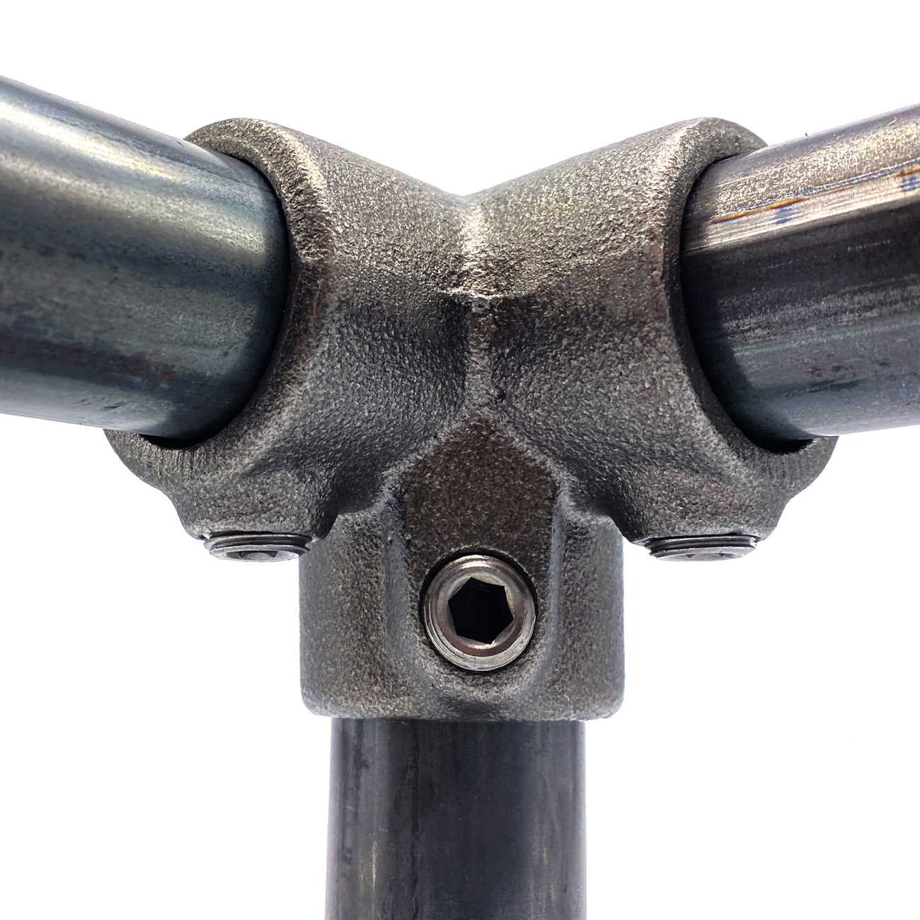 128-A Esquinera de 3 vías 90°- 26,9 mm (NAT.)